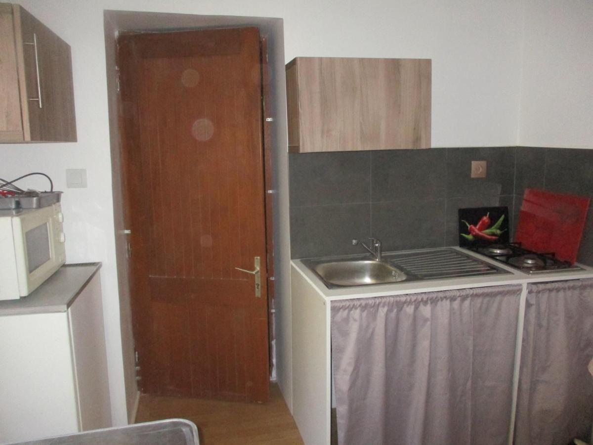 Petit Studio Apartment Lodeve Luaran gambar